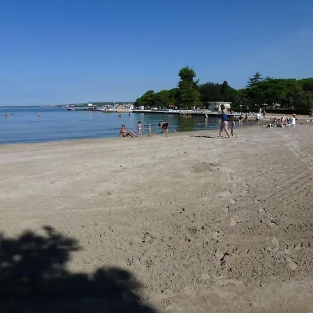 Family Ground Floor Close To The Beach * زادار